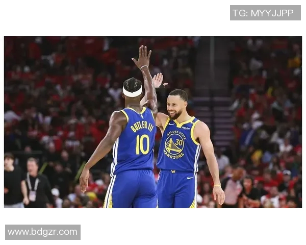 勇士战胜湖人，库里火力全开砍下35分