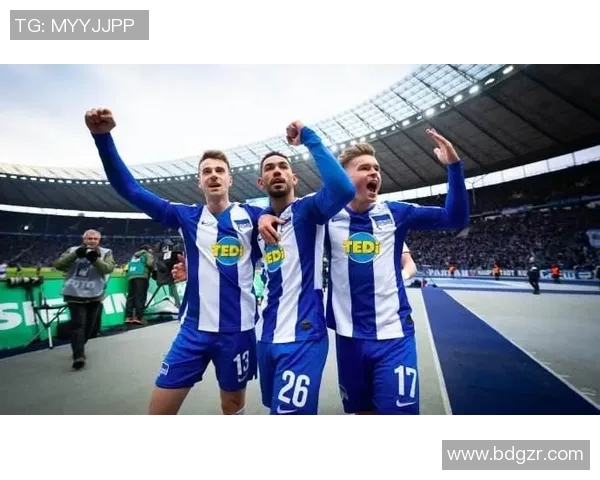 斯图加特主场大胜柏林赫塔，德甲赛场上演神奇逆袭！